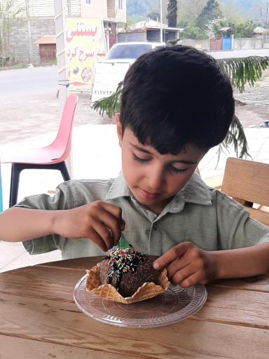 عکس بستنی سرخ کرده آوش