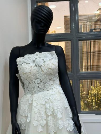 عکس مزون لباس عروس مریان 