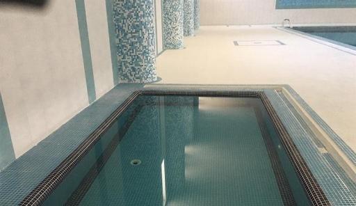 عکس استخر سرپوشیده اهرم