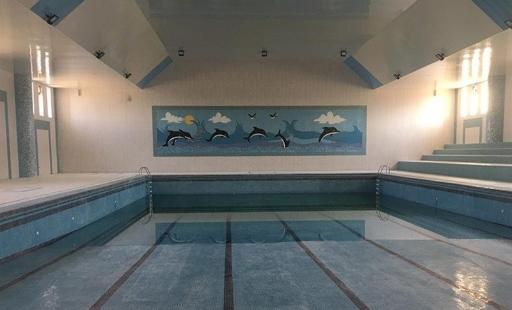 عکس استخر سرپوشیده اهرم