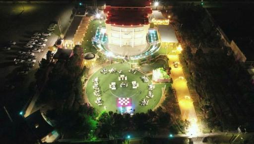 عکس باغ عمارت فیروزه