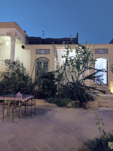 عکس عمارت چارستون