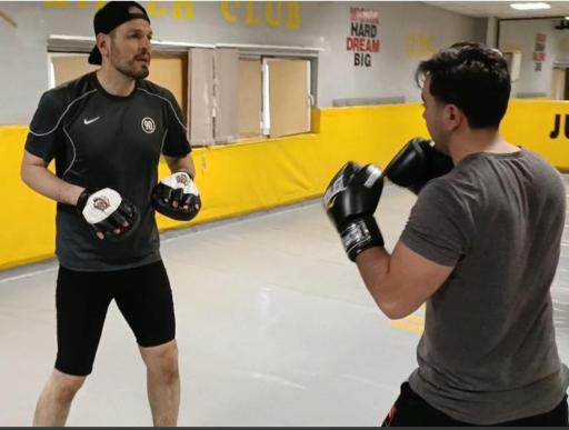 عکس باشگاه آمادگی جسمانی فیتنس بوکس  کیک بوکسینگ و دفاع شخصی