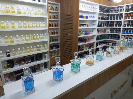عکس عطر و ادکلن بهزاد