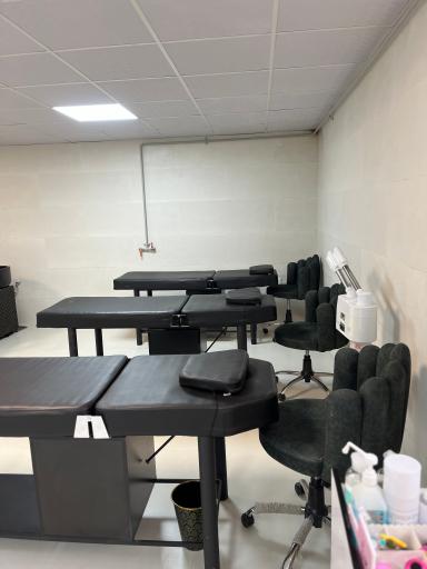 عکس سالن زیبایی VIP عادله نیکخواه