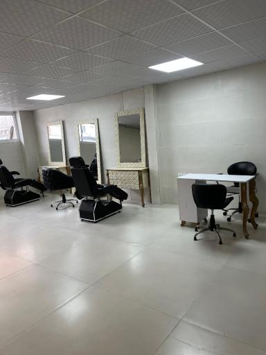 عکس سالن زیبایی VIP عادله نیکخواه