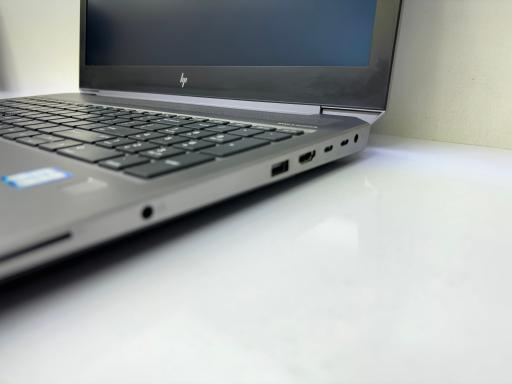 عکس لپتاپ استوک اذرون