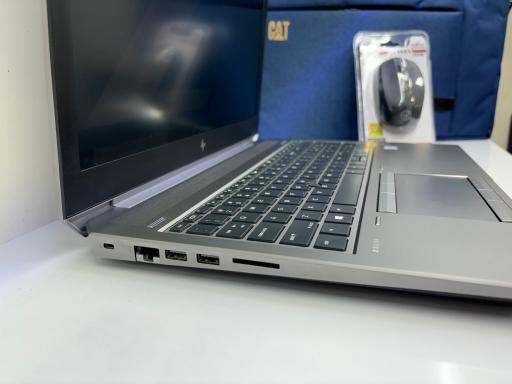 عکس لپتاپ استوک اذرون