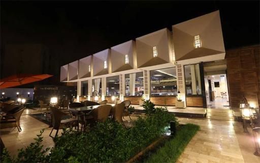 عکس رستوران و سفره خانه سنتی امپراطور