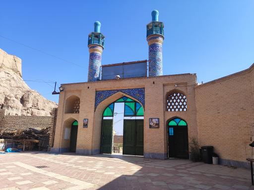 عکس قدمگاه و پادرخت امام هشتم