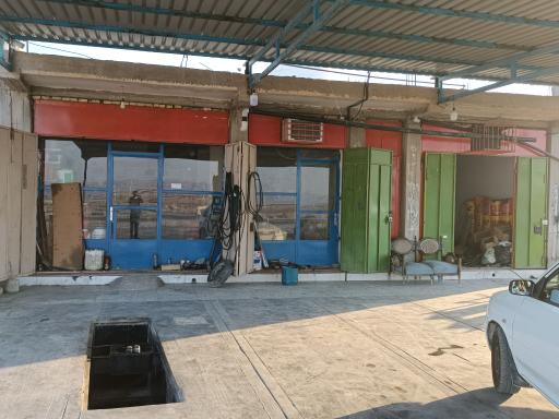 عکس تعویض روغن و پنچرگیری یونس شیخی