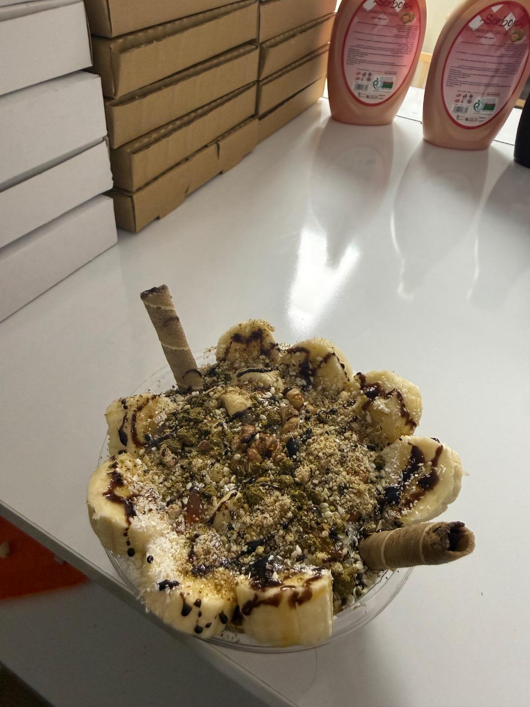 عکس بستنی فروشی ژلاتو