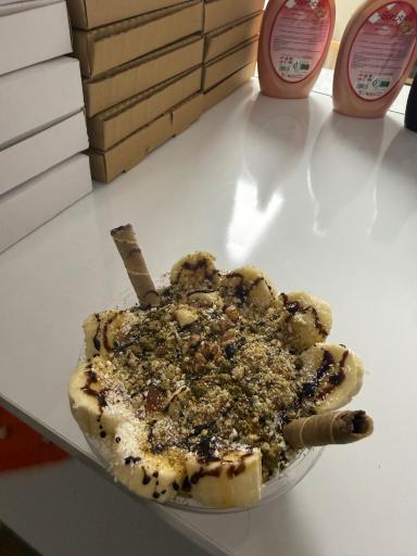 عکس بستنی فروشی ژلاتو