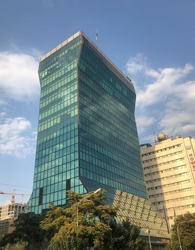 عکس ساختمان مرکزی بانک تجارت