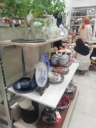 عکس فروشگاه لباس داوین