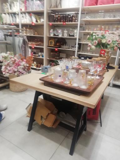 عکس فروشگاه لباس داوین