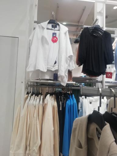 عکس فروشگاه لباس داوین