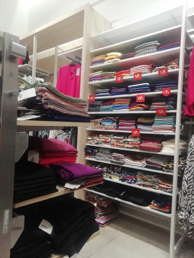 عکس فروشگاه لباس داوین