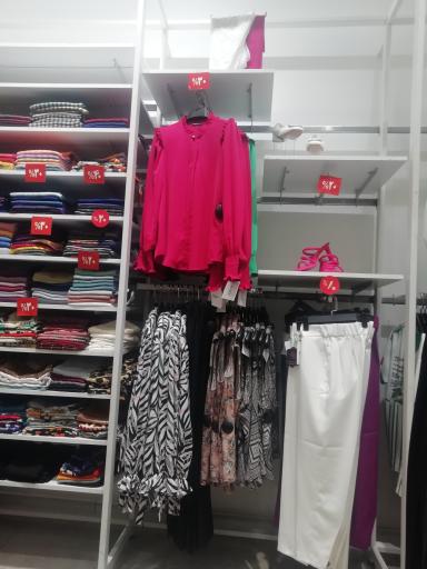 عکس فروشگاه لباس داوین