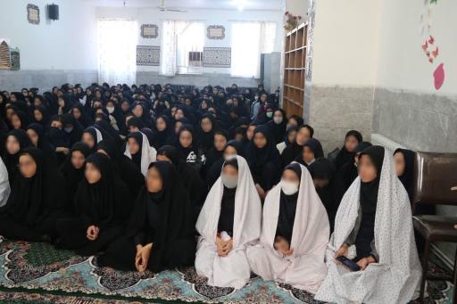 عکس دبیرستان دوره دوم دخترانه خادم زاده