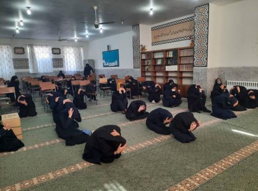عکس دبیرستان دوره دوم دخترانه خادم زاده