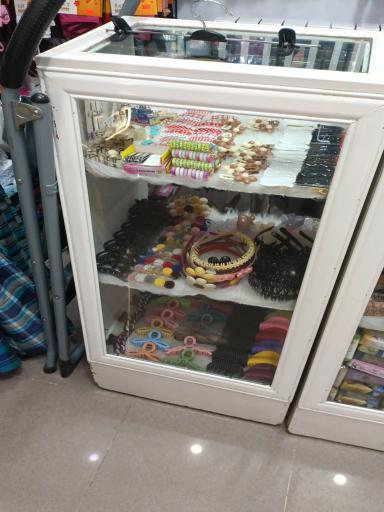 عکس فروشگاه جوراب پانی