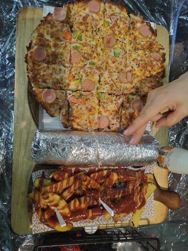 عکس قرمه برگر شعبه وکیل آباد