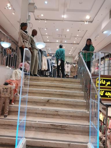 عکس فروشگاه پوشاک 95