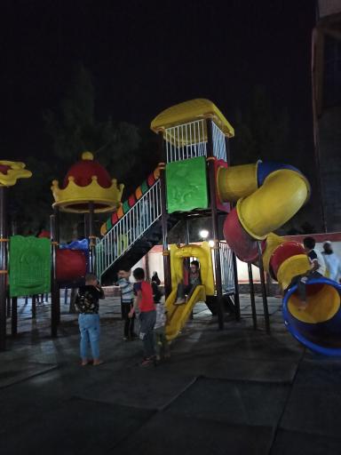 عکس زمین بازی کودکان