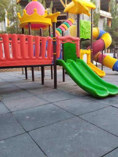 عکس زمین بازی کودکان