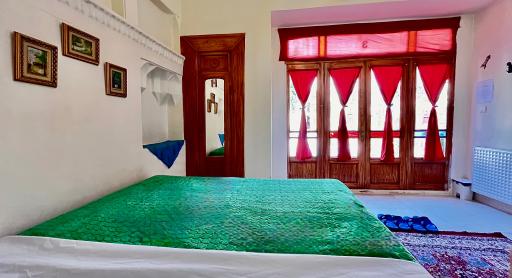 عکس هتل سنتی بازار اصفهان