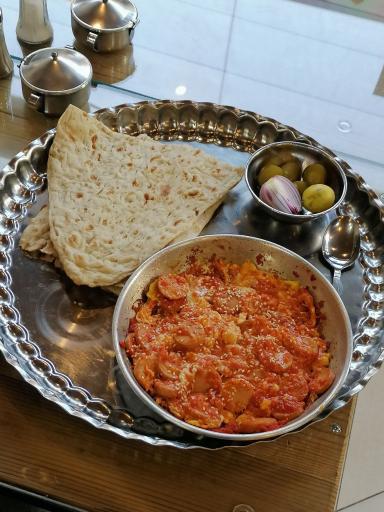 عکس صبحانه سرای نیمروز 