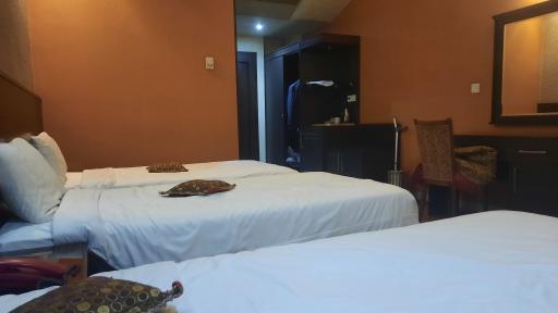 عکس هتل باباطاهر