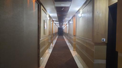 عکس هتل باباطاهر