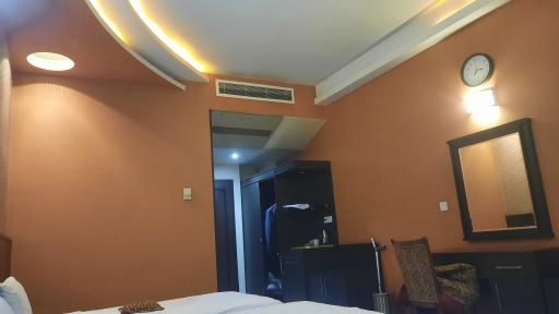 عکس هتل باباطاهر