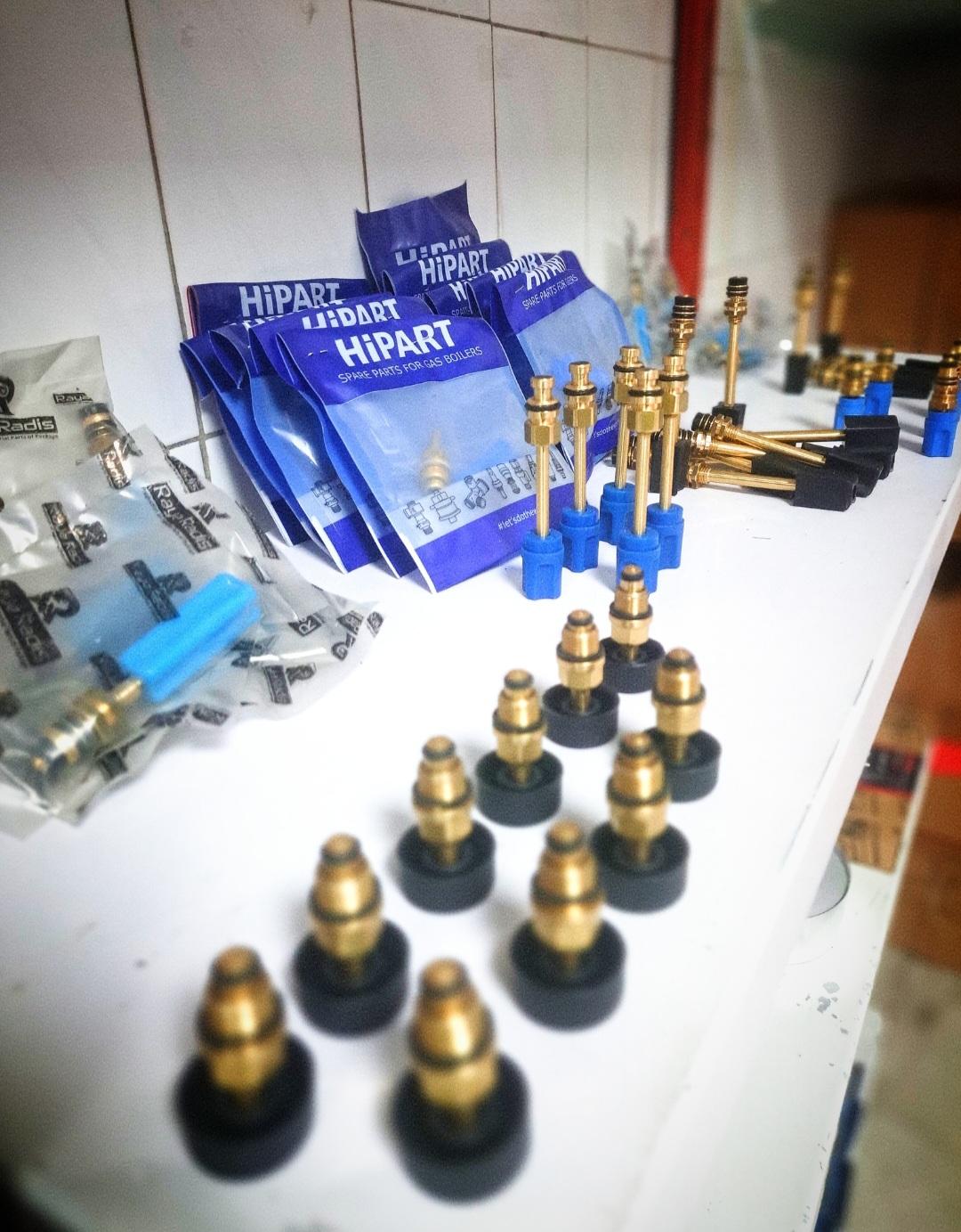 عکس فروشگاه ۷۲۴ قطعات گرمایشی و سرمایشی