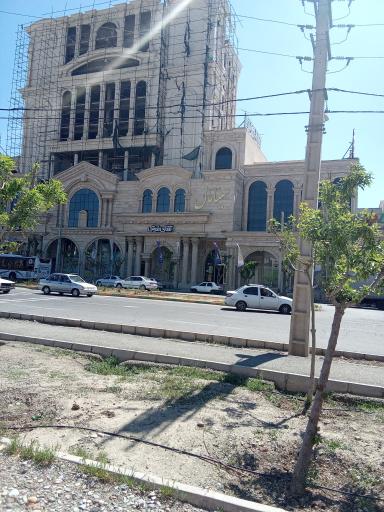 عکس آقای فرش شعبه فردیس