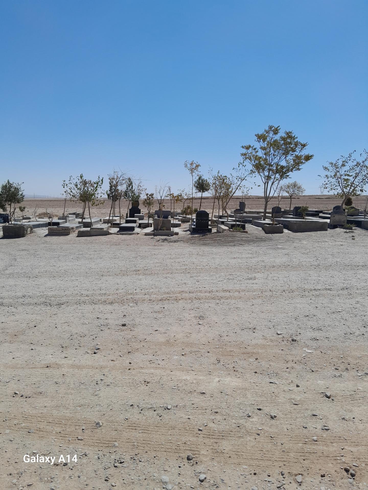 عکس آرامستان اسفیدانی های مشهد