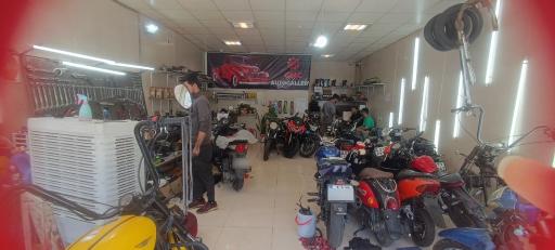 عکس تعمیرگاه موتور سیکلت تیونینگ سنتر