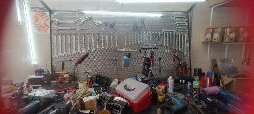 عکس تعمیرگاه موتور سیکلت تیونینگ سنتر