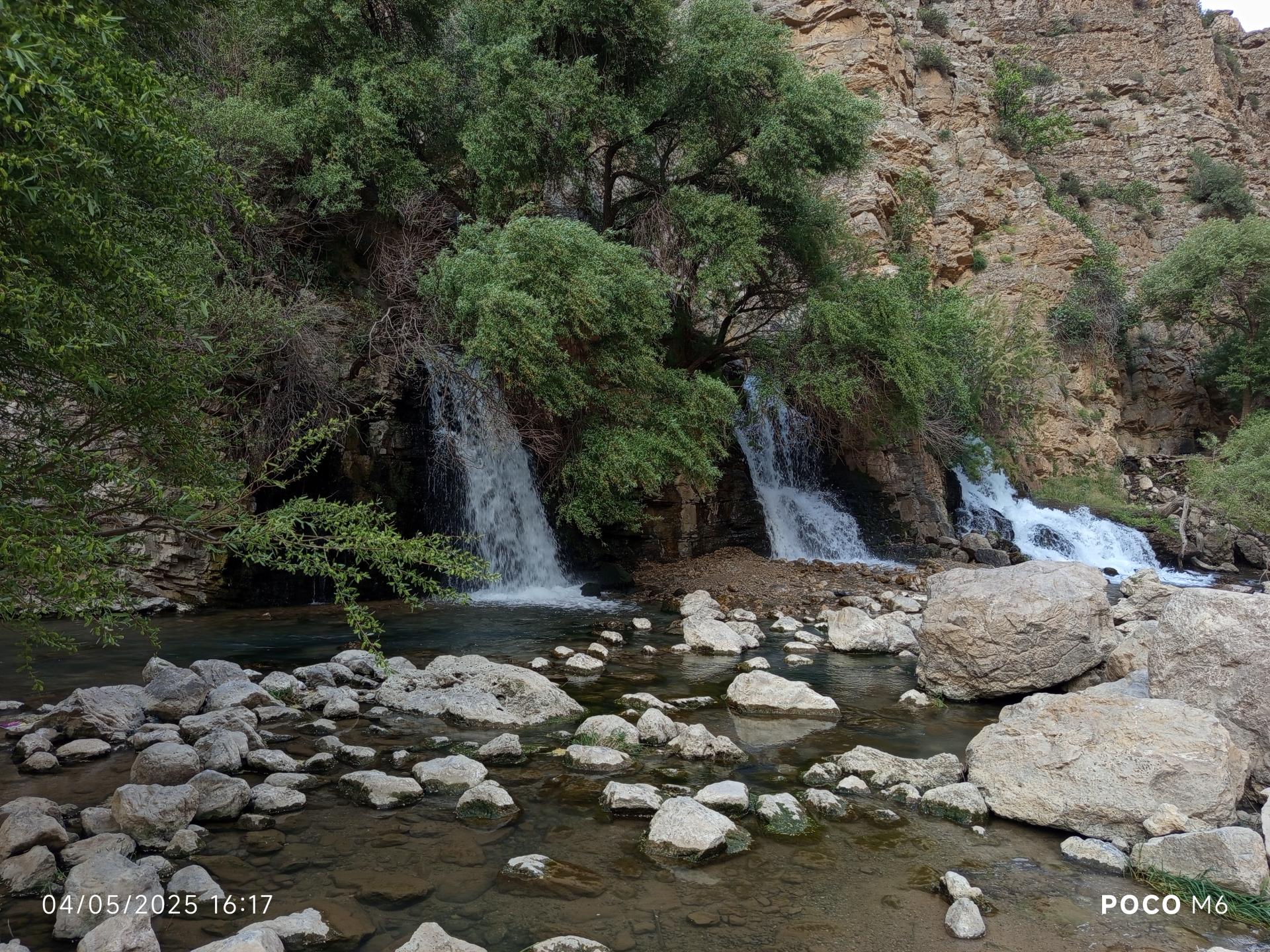 عکس چشمه باغ رستم
