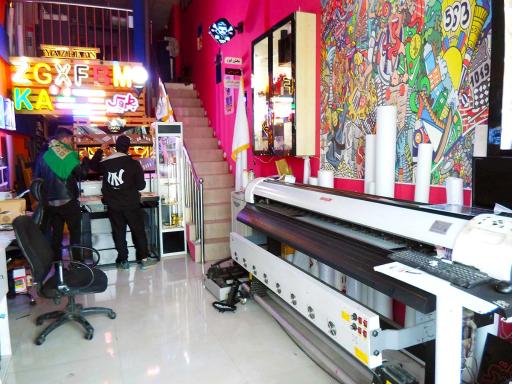 عکس تابلو سازی و چاپ و تبلیغات یازلان