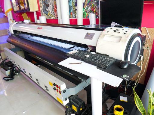 عکس تابلو سازی و چاپ و تبلیغات یازلان