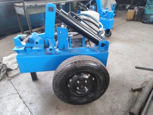 عکس فروشگاه تجهیزات بتن سیکا