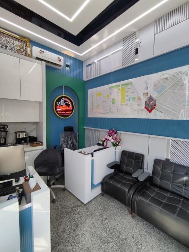 عکس مشاور املاک شکوه 