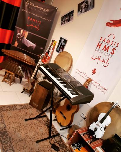 عکس آموزشگاه موسیقی آوای پرند و استودیو رامسیس