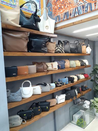 فروشگاه شال و روسری شیک