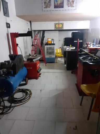 عکس فروشگاه لاستیک قدسی 