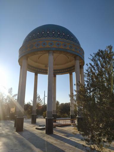 عکس مزار شهدای گمنام دانشگاه آزاد اسلامی واحد کاشمر 