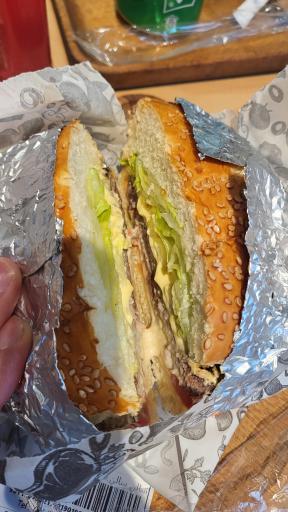 عکس فست‌ فود شیلا (شعبه تهرانپارس)